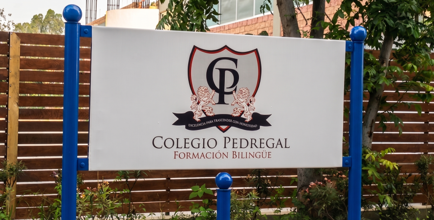 Señalética entrada de colegio