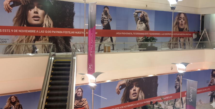 Wrapping interior en locales de plaza comercial